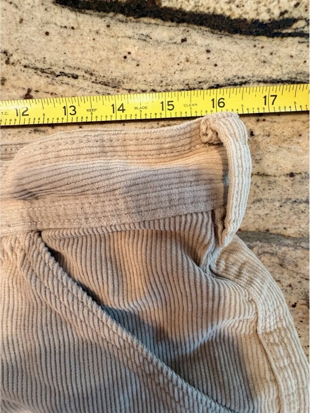 Patagonia Men's Organic Cotton Corduroy Utility Shorts Tan Style #5725 Sz 32